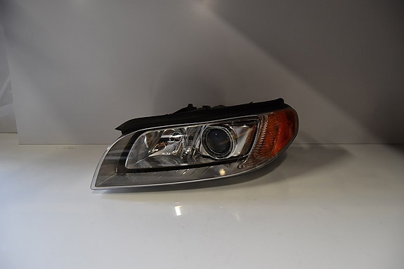 Volvo V70 -14 ajovalo vasen