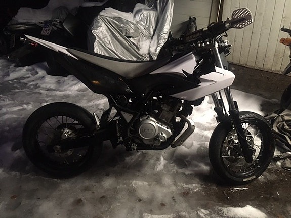 Yamaha WR 125 X 2012 osia