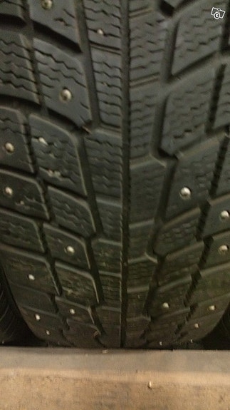 2x 195\65R15 Michelin X-ice North nastarenkaat
