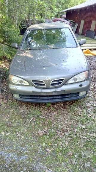 Nissan Primera 1.6 bensa vm 2001 varaosiksi
