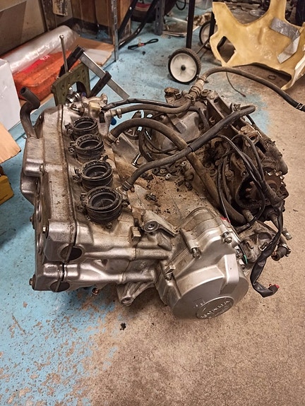 Honda CBR600 PC25 moottorin osat