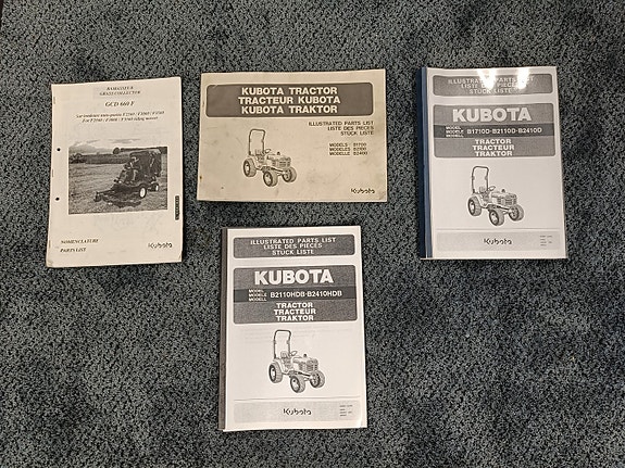 Kubota traktoreiden ja työkoneiden varaosakirjat