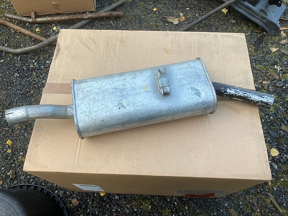 VW Passat 1.8/5-sylinteriset Peräpönttö 81-88