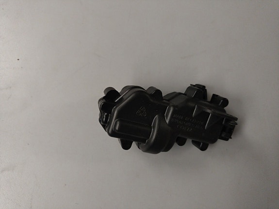 Chrysler/Dodge takaluukun toimilaite 05017678AA