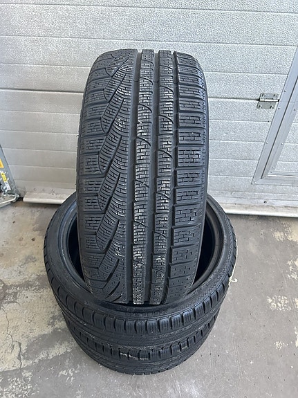 Kitkarengas 245/35 R19