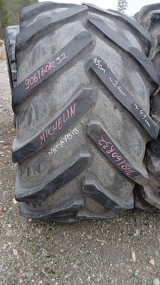 Käytetty rengas 900/60R32 MICHELIN MEGAXBIB