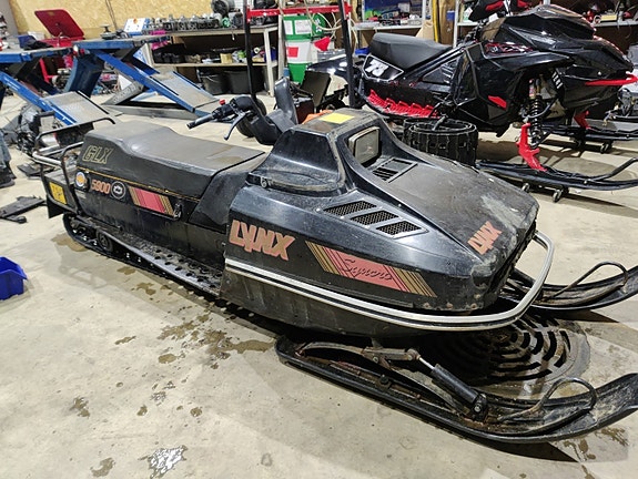 Lynx 5900 syncro osia