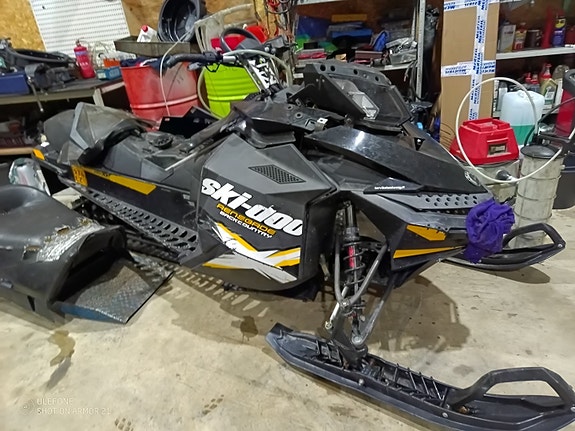 Skidoo renegade 600 osia
