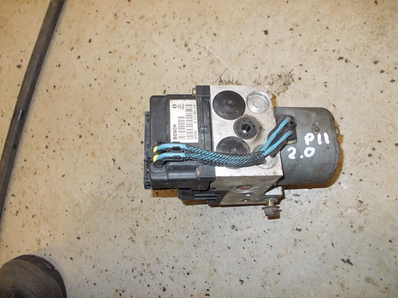 Nissan primera 2001 p11 abs hydraulipumppu