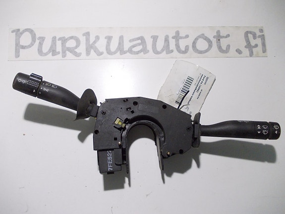 Ford ka monitoimikatkaisinkeskus vm. 2000