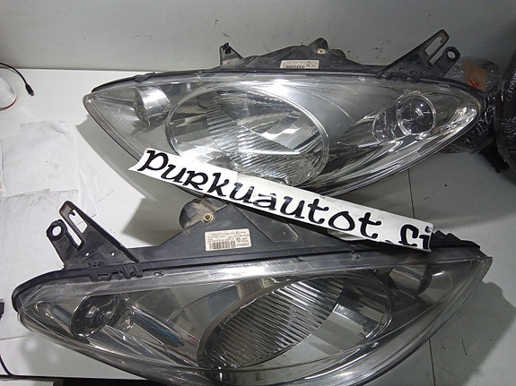 Peugeot 1007 ajovalo oikea 2005