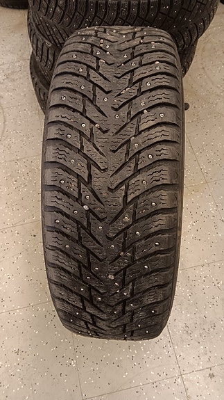 Nokian 235/65R17 Nordman 8