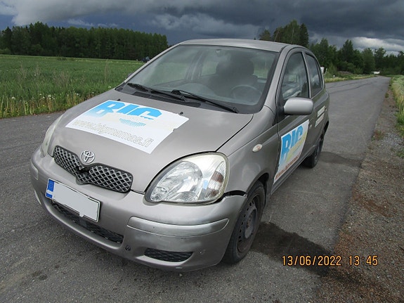 Toyota Yaris 1.3 -04