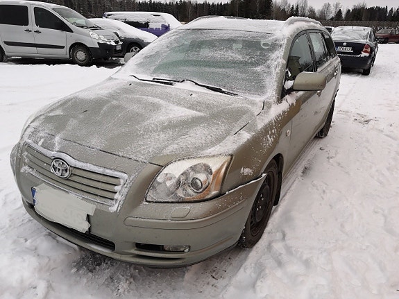 Toyota Avensis 1.8 farm. -06