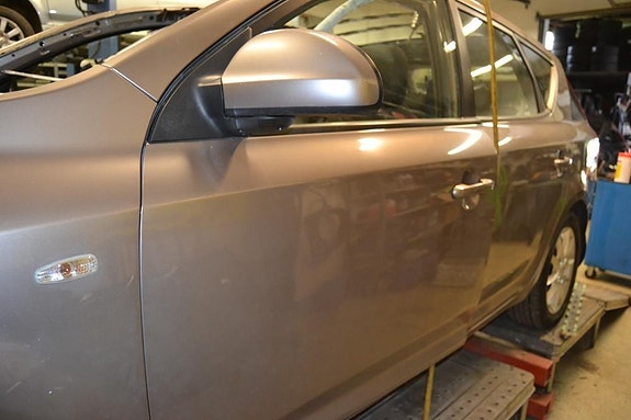 Kia Ceed 2.0d -08 varaosia