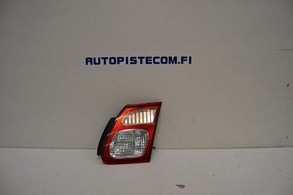 Nissan Almera takavalo