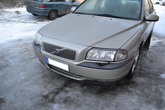 Volvo S80 2.4 bensa autom. -02 varaosia