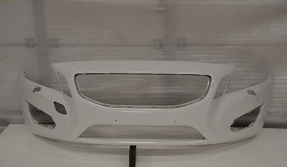 Volvo V60 11-13 etupuskuri