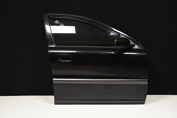 Volvo V70 00-04 oikea etuovi+peili