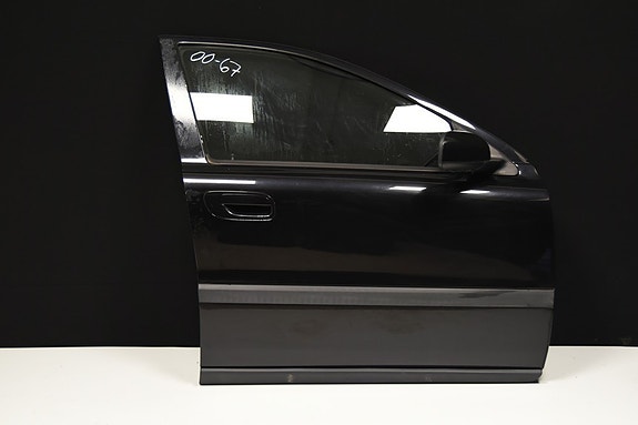 Volvo V70 00-04 oikea etuovi+peili