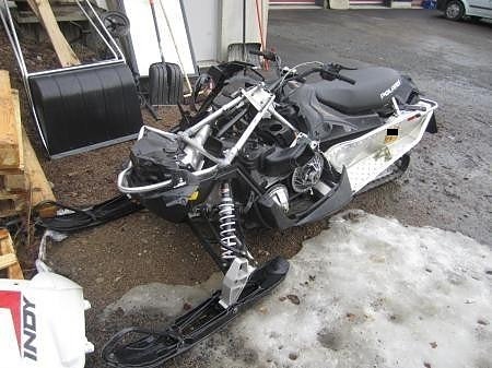 Polaris Indy 550 LXT 2014 osia