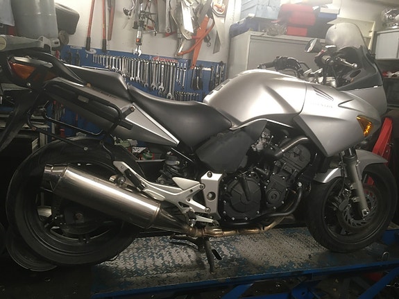 Honda CBF 600 2006 osia