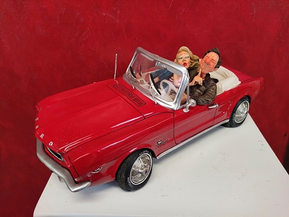 Patsaat: Ford Mustang-65 Convertible, Guilermo Forchino