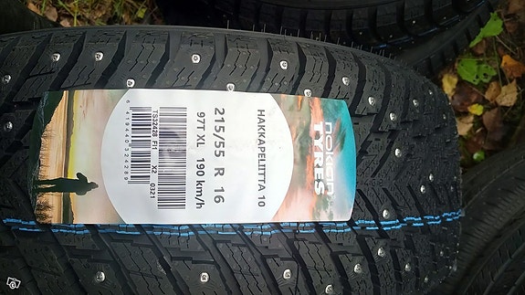 215\55R16 Nokian Tyres Hakkapeliitta 10 nastarenka