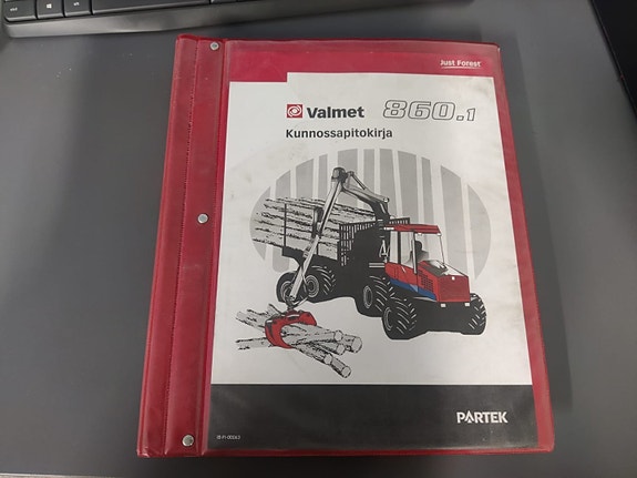 Valmet 860.1 kuormatraktorin kunnossapitokirja