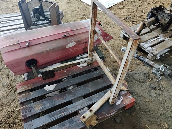 Nokkarauta Massey Ferguson 165 traktorista