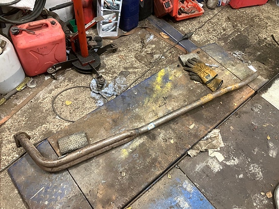 Volvo 240 B19A Etuputki 77-80