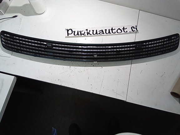 Mb c-sarja ilmanottoaukon suojaritilä 2003