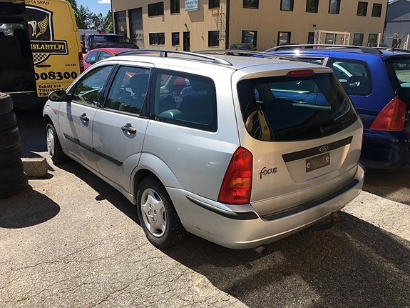 Ford focus 2004 varaosa-autoja useita