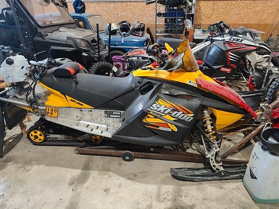 Skidoo mxz 550 osia