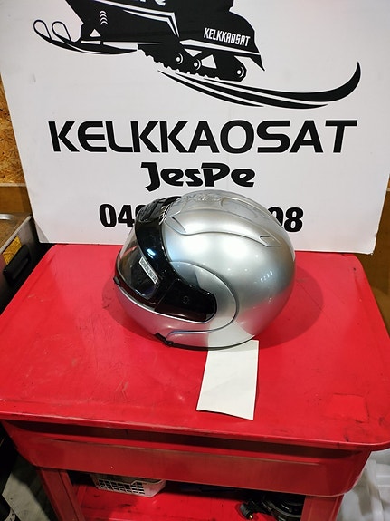 Arc kypärä uusi.