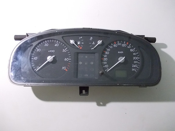 Renault laguna 2003 mittaristo täydellinen