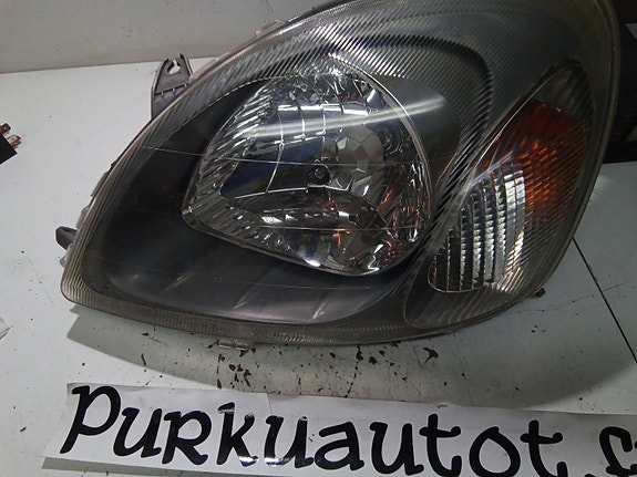 Toyota yaris ajovalo vasen 2000
