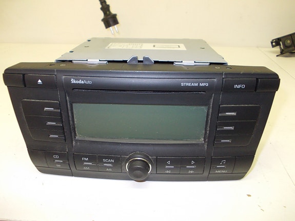 Skoda octavia 2007 radio/cd soitin
