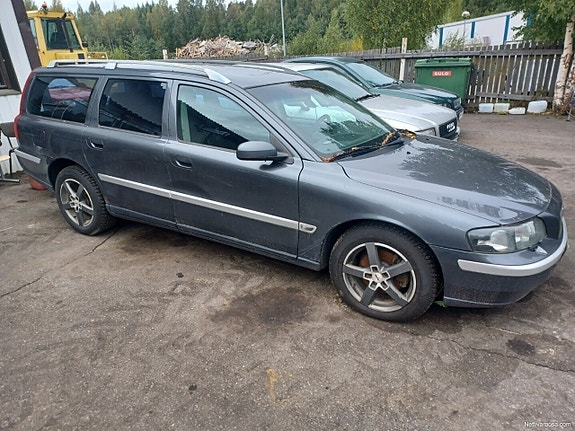 Volvo V70 D5 automaatti
