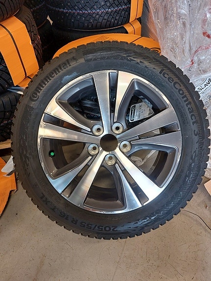 Peugeot 308 16"+ 205/55R16 Conti ice3