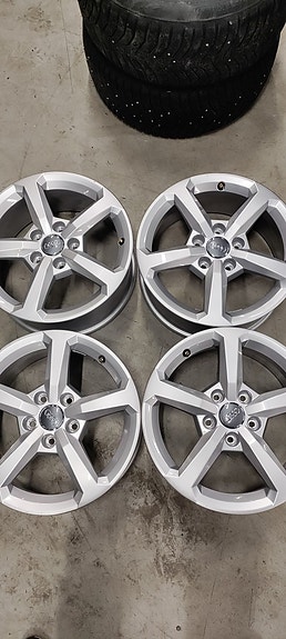 4kpl Audin alkuperäiset 16" 5x112 aluvanteet