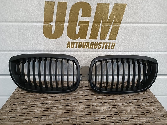 BMW 3-sarja E46 coupe/Cabrio 02-06 Munuaiset Black