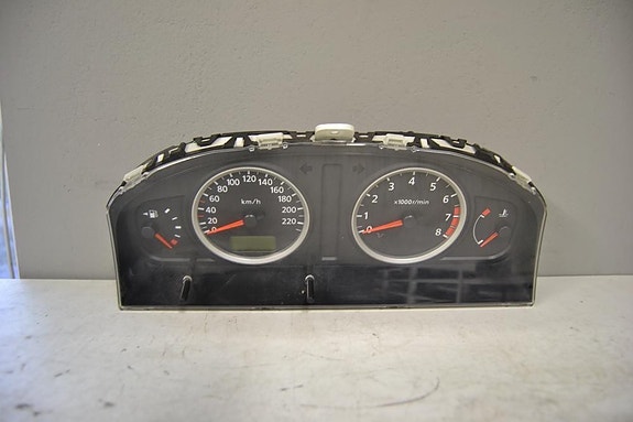 Nissan Almera 00-06 mittaristo