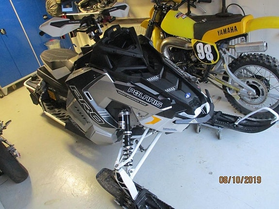 Polaris Axys 800 Rush Pro-X 2017 osia