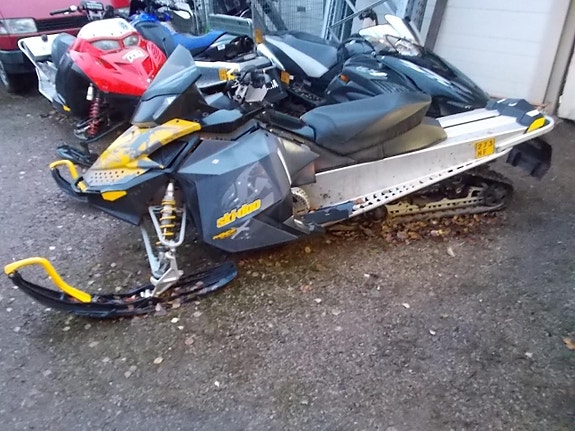 Ski-Doo MXZ 600 Renegade 2008 osia