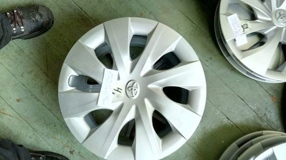 Toyota pölykapseleitä 15" osa 2