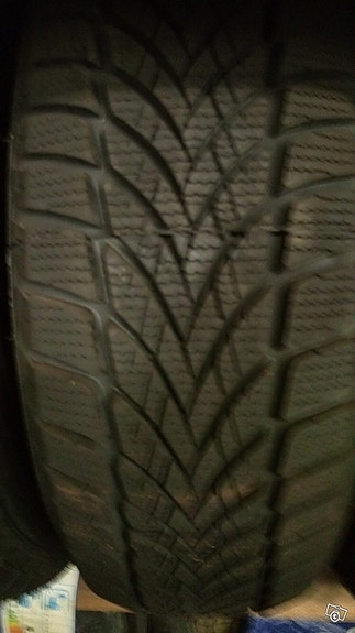 195\65R15 Goodyear Ultra Grip Ice 2 kitkarenkaat