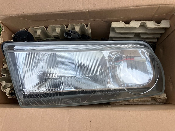 Nissan Primera P10 Oikea Ajovaloumpio 90-96