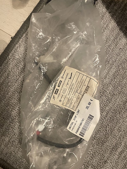 Aprilia Derbi Gilera takajarruvalokatkaisia