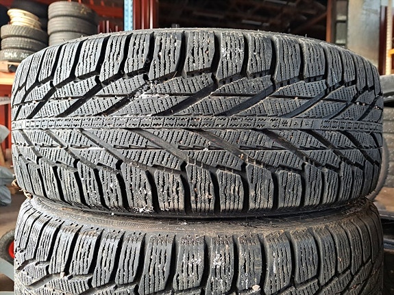 235/60R18 107R Nokian HKPL R2 kitkarenkaat 2kpl